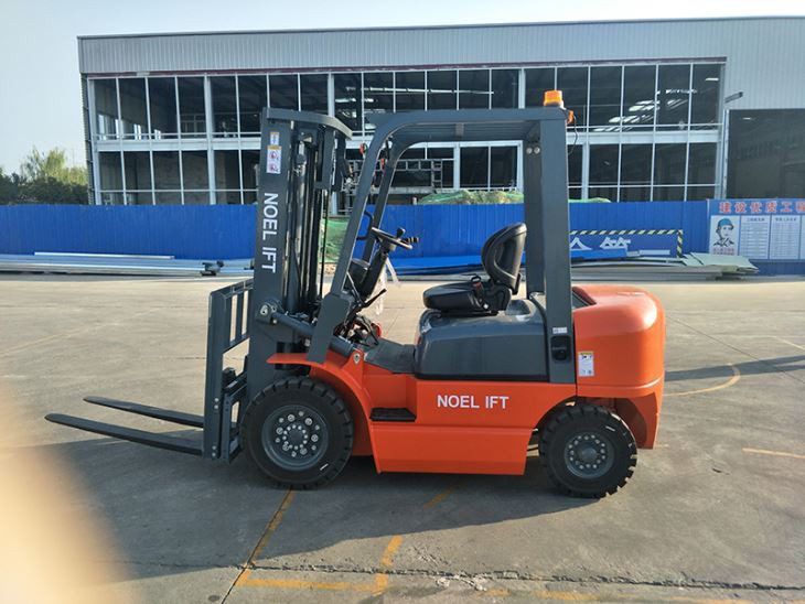 2.5T 伸縮式ディーゼル フォークリフト ハンド トランスミッション操作