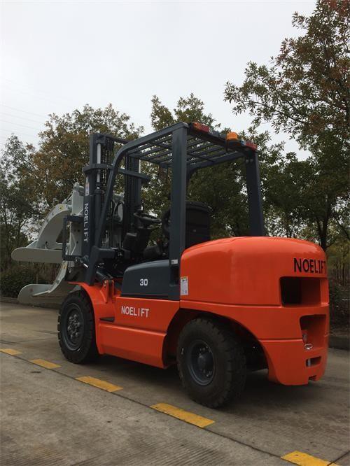Four-wheel Diesel Forklift