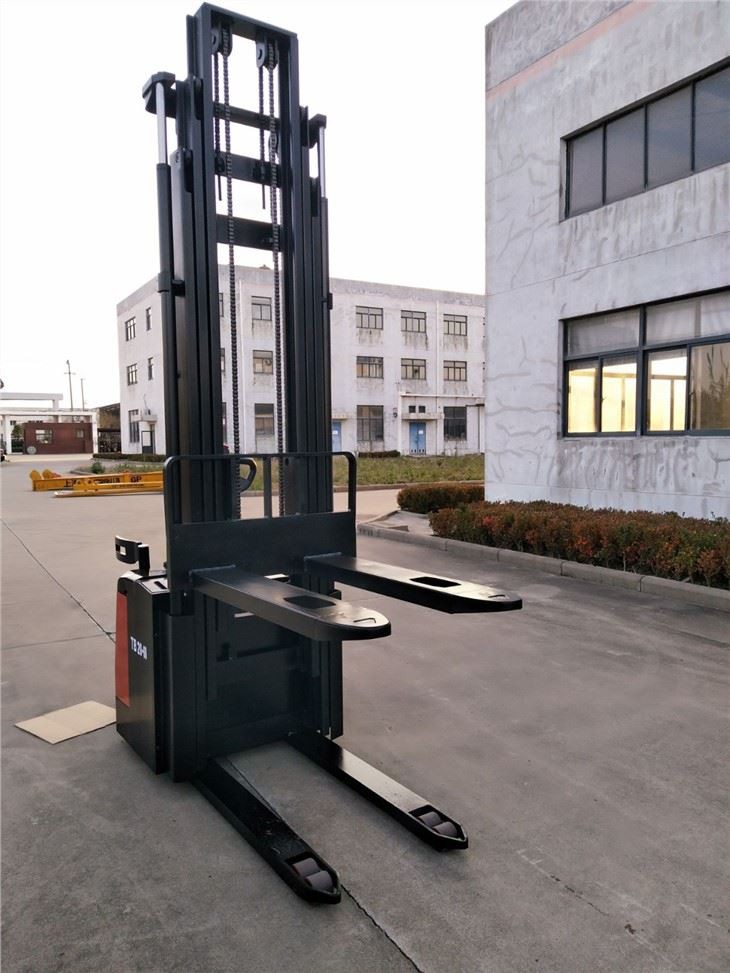 High Quality Electric Stacker
