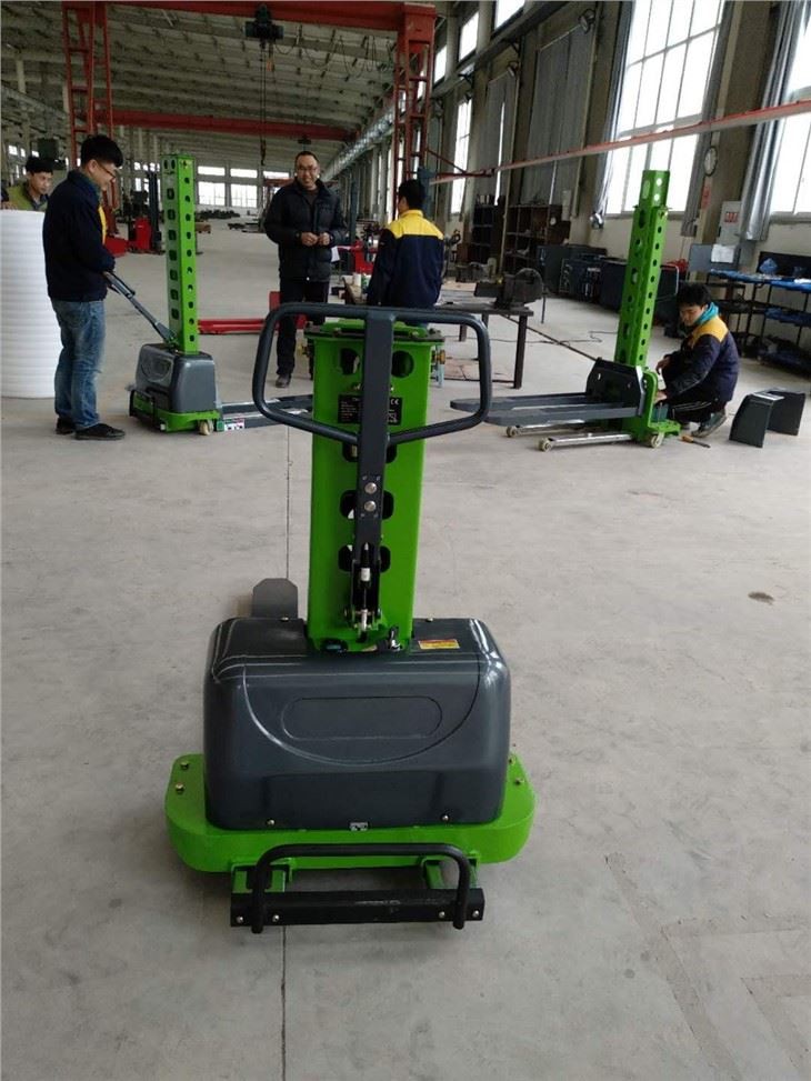 Electric Self Loading Forklift